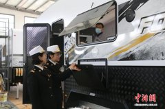 “露营风”带动房车需求
